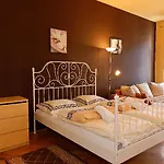P&j Tourist Hotel