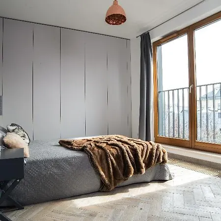 P&j Tourist מלון 5*