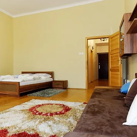 P&j Tourist מלון 5*