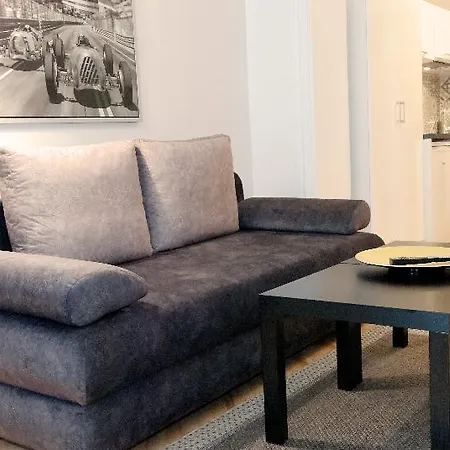 P&j Tourist מלון