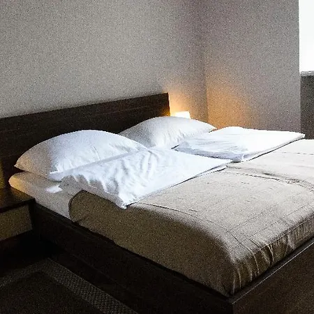P&j Tourist Hotel