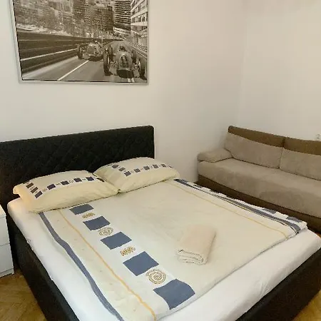 P&j Tourist Hotel Krakow