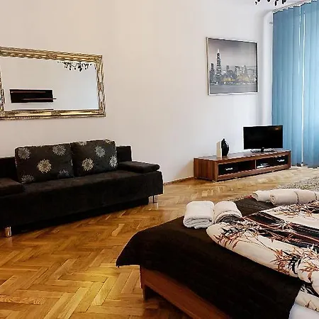 P&j Tourist Hotel Krakow