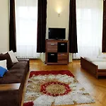 P&j Tourist Отель